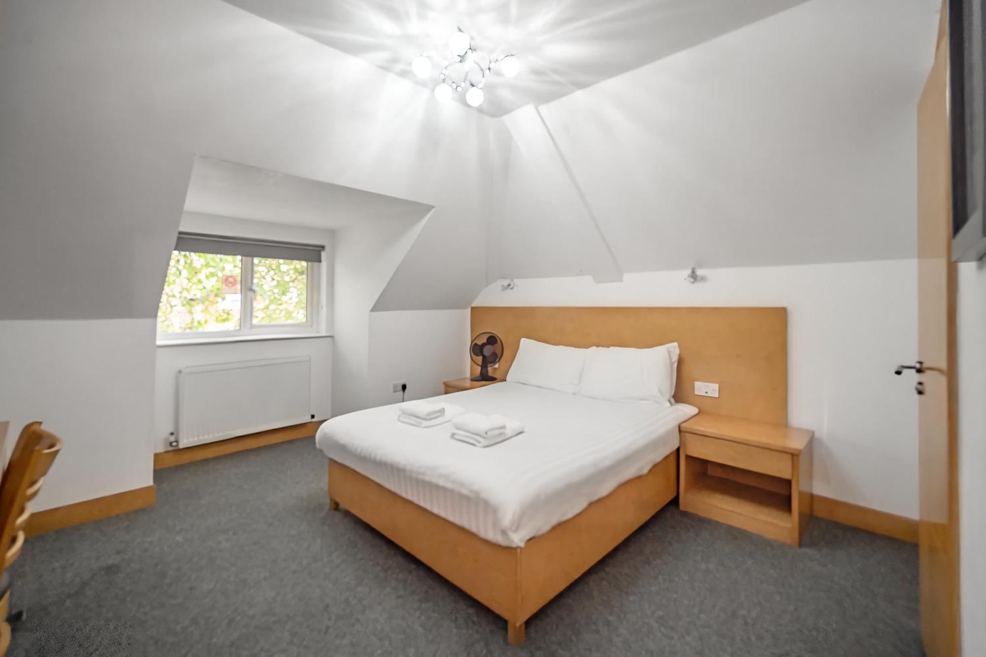 Flexistay Aparthotel Sutton Sutton  Esterno foto